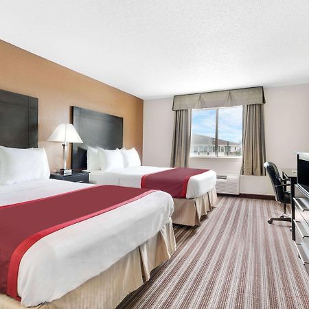 Days Inn & Suites By Wyndham Dallas Ngoại thất bức ảnh
