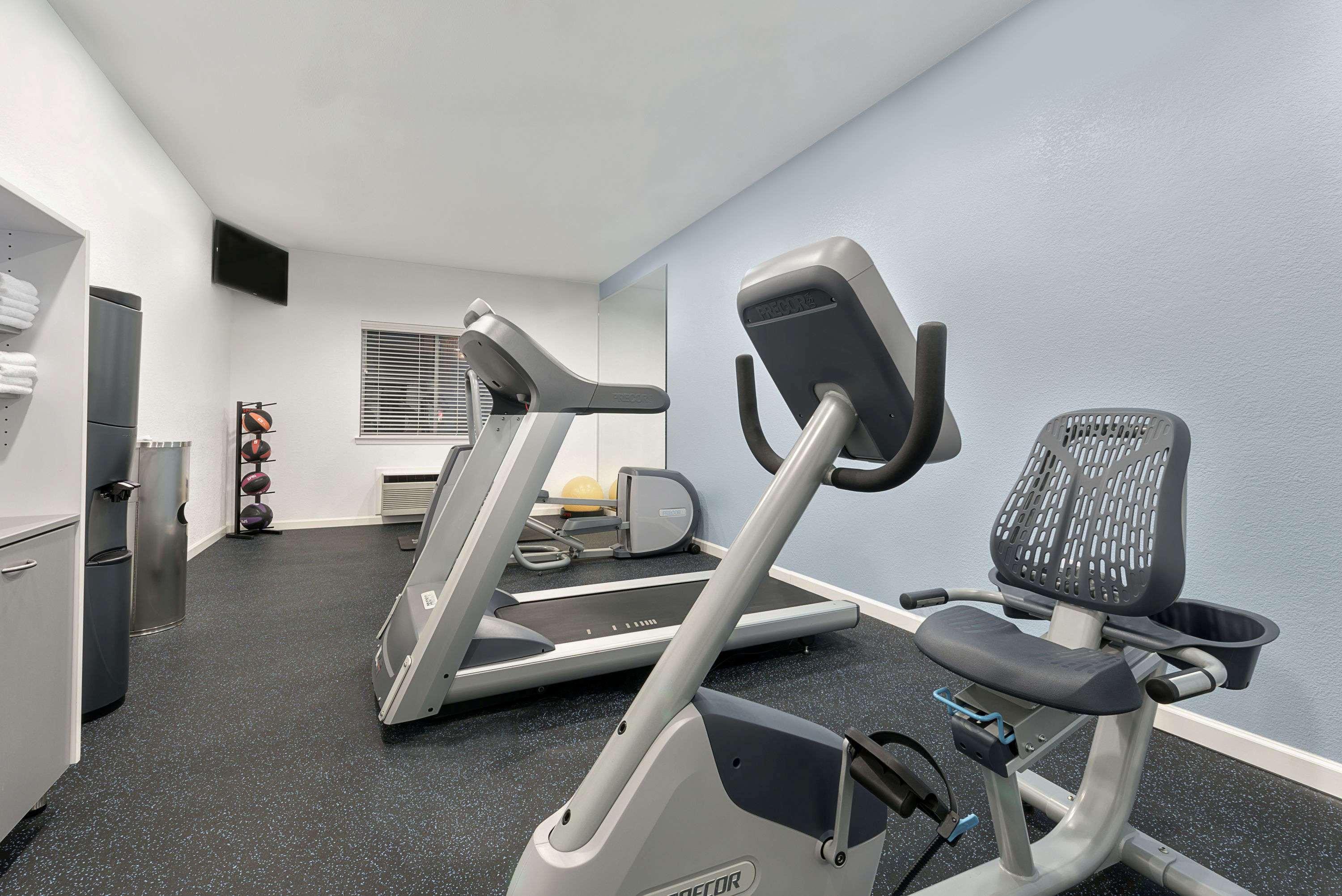 Days Inn & Suites By Wyndham Dallas Ngoại thất bức ảnh