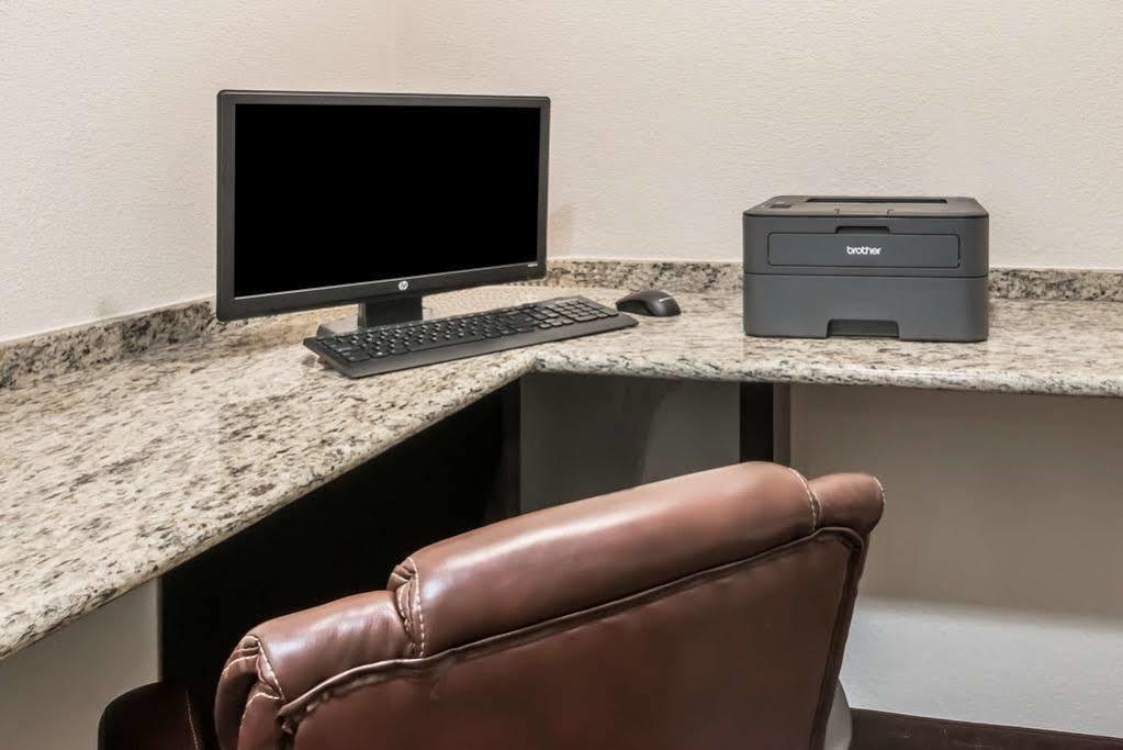 Days Inn & Suites By Wyndham Dallas Ngoại thất bức ảnh